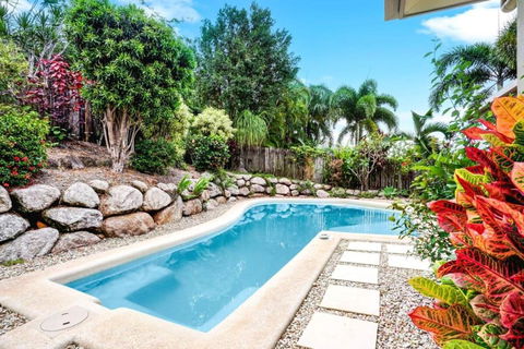 Santa Rita - Accommodation Cairns 2