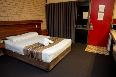 Sarina Motor Inn - Accommodation Cairns 1