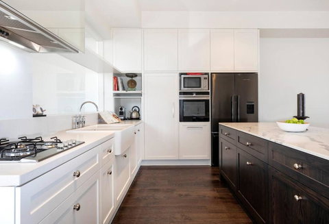 SEA FOR MILES At Semaphore To Relax & Unwind - Accommodation Cairns 2