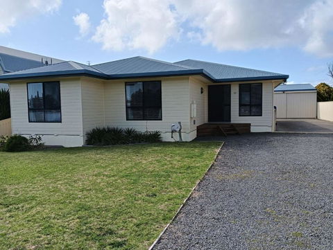 Sea Shells By The Sea Shore - Accommodation Cairns 0