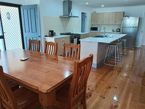 Sea Shells By The Sea Shore - Accommodation Cairns 3