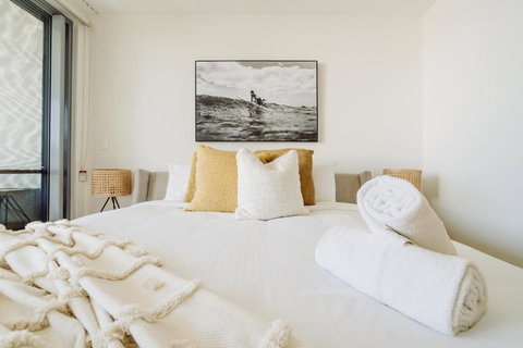 SILK - Lustrous Vacation Awaits 400m To The Beach - Accommodation Cairns 3