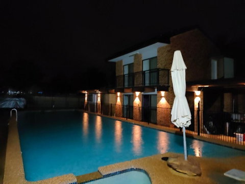 T&V Suites - Accommodation Cairns 2
