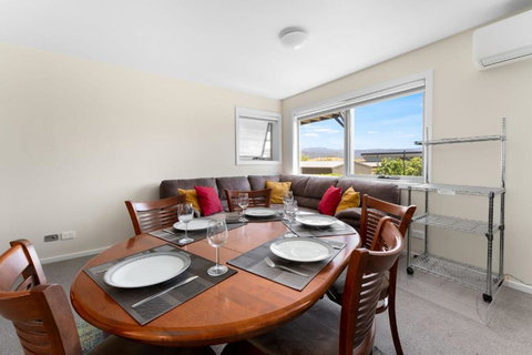 T Bar On Twynam - Modern 2BR Apartment L WiFi L Netflix L BBQ L Smart TV L Air-Con - Accommodation Cairns 2
