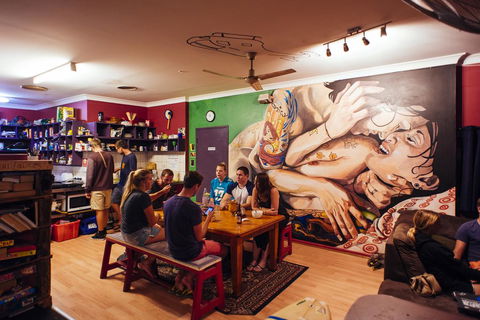 Beachside Backpackers - Accommodation Cairns 0