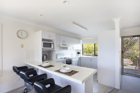 Beachside Getaway - Accommodation Cairns 1