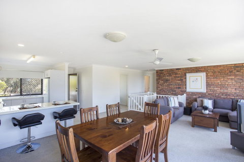 Beachside Getaway - Accommodation Cairns 3