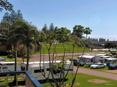 Beachside Getaway - 150m To Beach - Accommodation Cairns 0