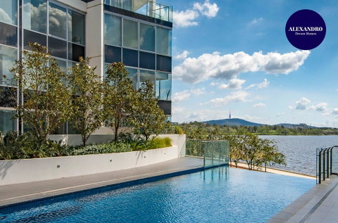 Beautiful Modern Lake View Apartment - Accommodation Cairns 0