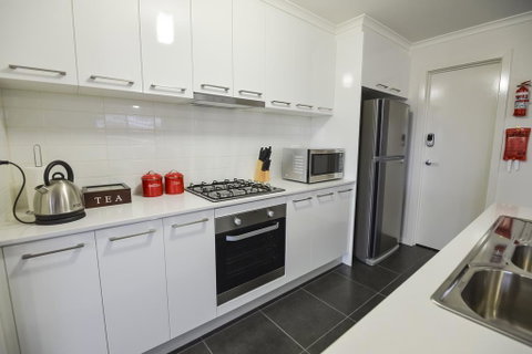 Beischer Apt B - Accommodation Cairns 2