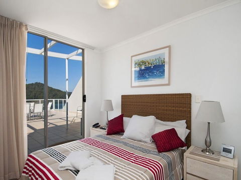 Bella Mare - 2 Bedroom Ocean View Terrace Apt - Accommodation Cairns 2