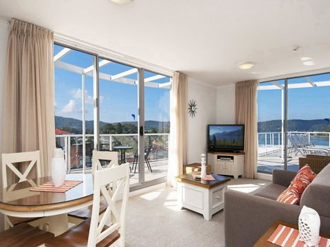 Bella Mare - 2 Bedroom Ocean View Terrace Apt - Accommodation Cairns 0