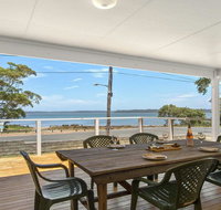 Bellevue - overlooking serene Lake Woolumboola - Accommodation Cairns