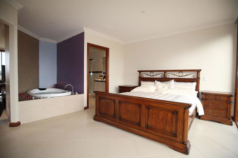 Bellfield Retreat - Accommodation Cairns 0