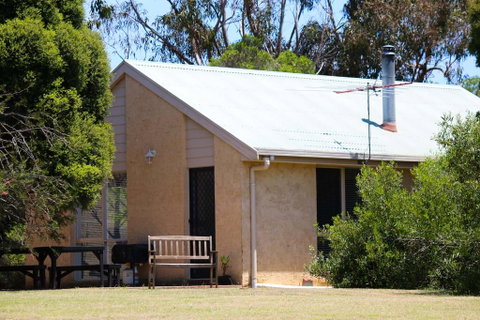 Bells Beach Cottages - Accommodation Cairns 0