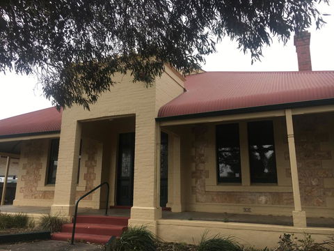 BELMONT 11 Bedroom Home In The Heart Of Victor Harbor - Accommodation Cairns 1