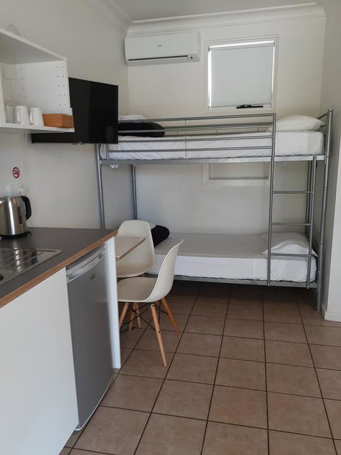 Belmont Palms Motel - Accommodation Cairns 2