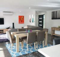 Ben's Place - modern  convenient - Accommodation Cairns