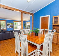 Best Central House - SLEEPS 11  - Accommodation Cairns