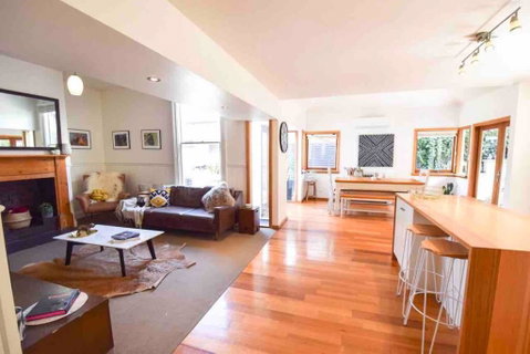 Best Location In Hobart! Luxury 4 Bedroom With Stunning Views - Accommodation Cairns 0