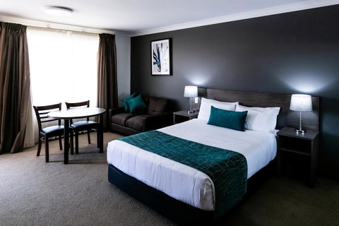 Best Western Plus Ambassador Orange - Accommodation Cairns 0