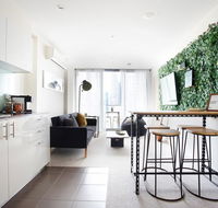 BHB Explore CBD Doorsteps Free Carpark Wine Wifi - Accommodation Cairns