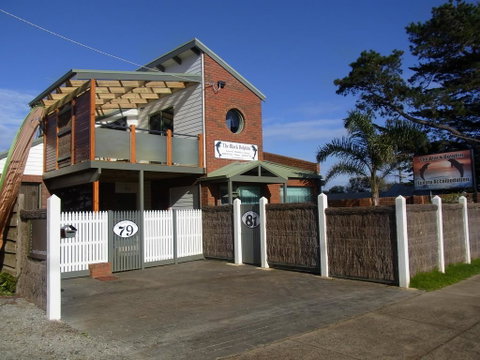 Black Dolphin Waterfront Apartment - Accommodation Cairns 1