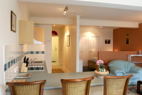 Black Dolphin Waterfront Apartment - Accommodation Cairns 2