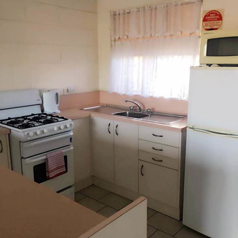 Black Swan Motor Inn - Accommodation Cairns 3