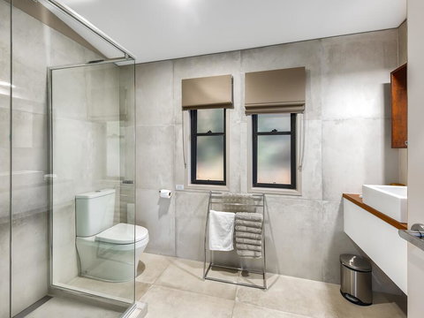 Blue Summit Cottages - Accommodation Cairns 2