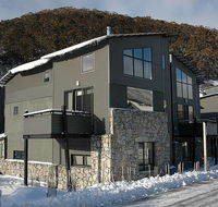 Blues Air 1 - Accommodation Cairns