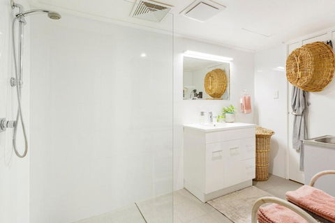 The Lake House - Accommodation Cairns 3