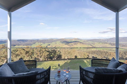 The Lookout By Mt Bellevue - Accommodation Cairns 3