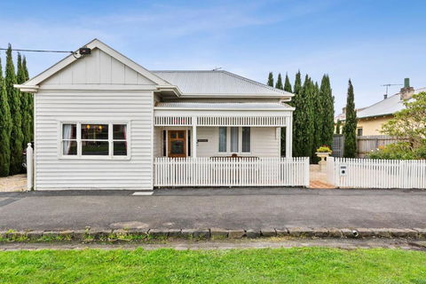 WARATAH At Queenscliff - Accommodation Cairns 2