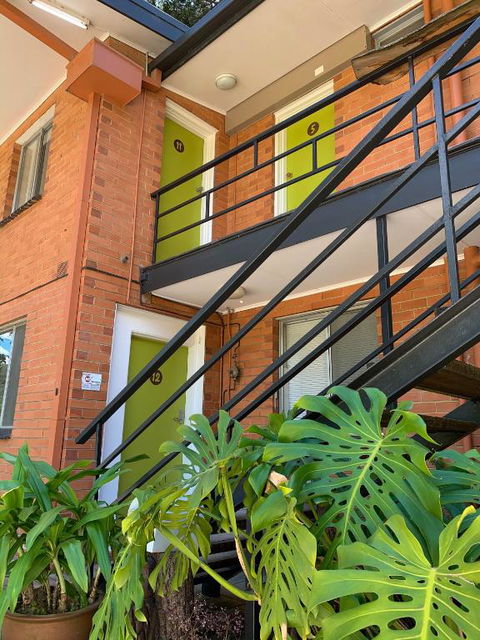 WARBURTON MOTEL - Where Mid-century Style Meets The Mountains - Accommodation Cairns 1