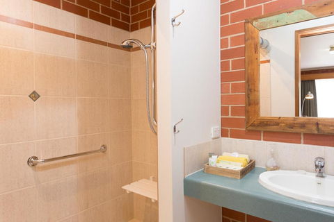 Yackandandah Central - Accommodation Cairns 3