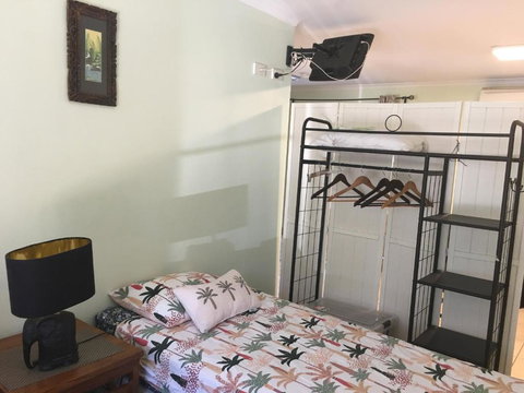 Palmerston Sunset Retreat - Accommodation Cairns 3