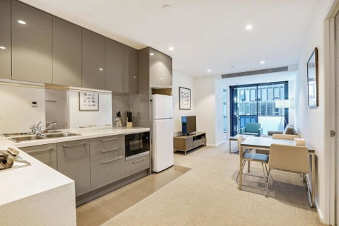Your Own Oasis - Quiet One Bedroom Apt Near Crown - Accommodation Cairns 2