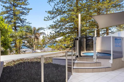 ZANZ205- Exclusive Outdoor Spa With Ocean Glimpses - Accommodation Cairns 1