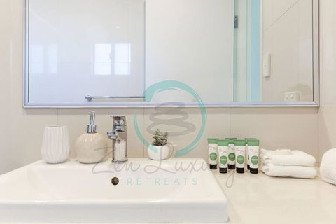 ZEN At ARRAY: 2BR Retreat In CBD - Accommodation Cairns 3