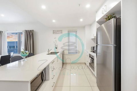 ZEN OCEAN BLISS - Cozy 2-BR/2-BA Sea View Retreat - Accommodation Cairns 2