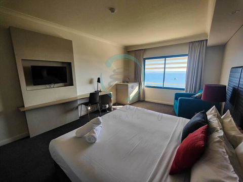ZEN88 ESPLANADE: Hotel Suite W/ Ocean/Sunset Views - Accommodation Cairns 0