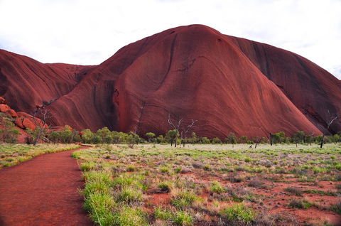 Ayers Rock Combo: Uluru Base And Sunset Plus Uluru Sunrise And Kata Tjuta With An Optional BBQ Dinner Or Kings Canyon Day Trip - Accommodation Cairns 5