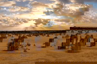 Pinnacle Desert Sunset and Night-time Stargazing Tour from Perth